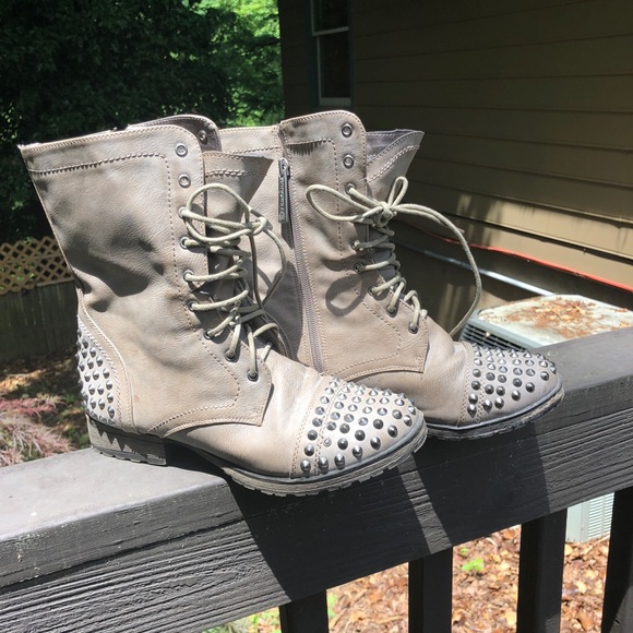 urbanog Shoes - Stud combat boots size 9